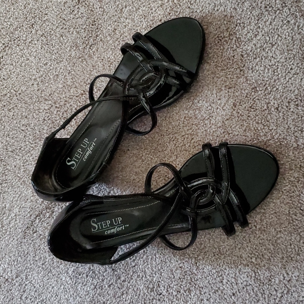 Step Up Comfort Sandals, black patent. Size 8